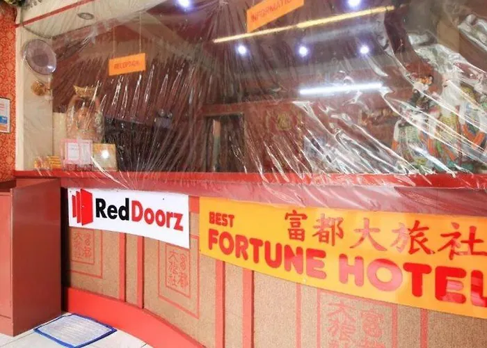Reddoorz @ Chinatown Binondo Hotel 3*