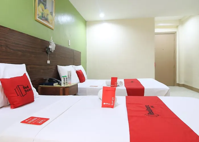 Reddoorz @ Chinatown Binondo Hotel 3*
