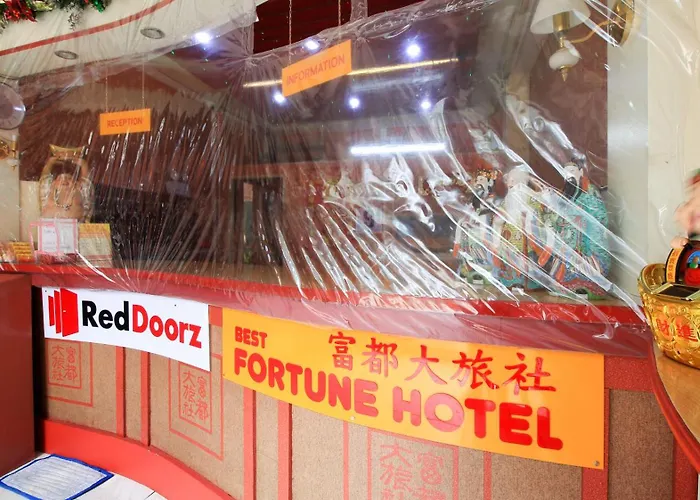 Reddoorz @ Chinatown Binondo Hotel 3*